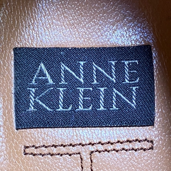 Anne Klein Brown Kitten Heel Pumps sz6.5 Crocodile Alligator Effect - Picture 2 of 5